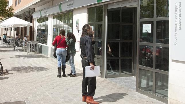 Sevilla capital cerró el año con casi 2.000 parados menos