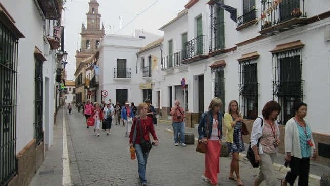 Las visitas turísticas siguen subiendo en Carmona, un 4,5 en 2014