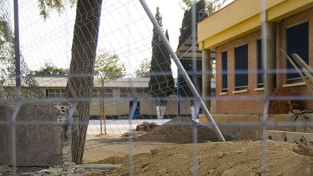 La Junta de Andalucía no paga las obras de los colegios de Sevilla desde 2008