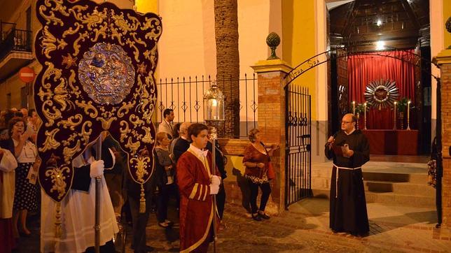 Un ciclo de conferencias para conocer la historia de la hermandad de la Trinidad