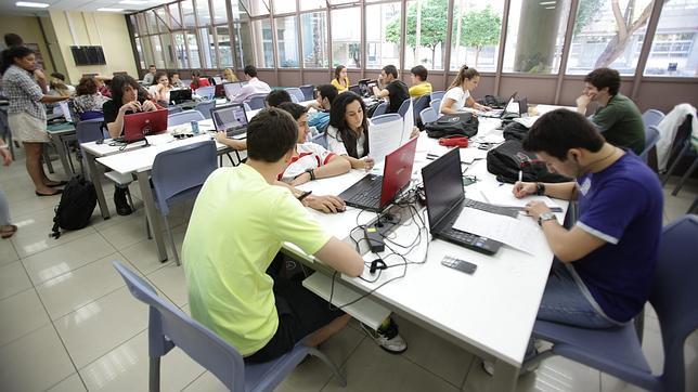 ¿Cuándo abren las bibliotecas y las salas de estudio en Sevilla en periodo de exámenes?