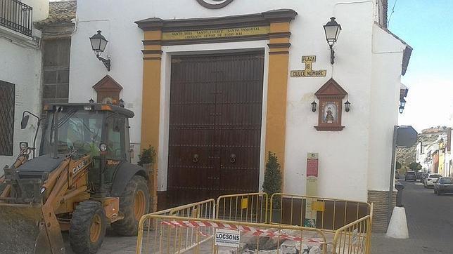 El Ayuntamiento paraliza los contenedores frente a la ermita del Dulce Nombre