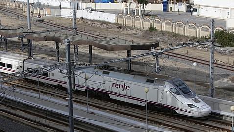 El viaje en tren Cádiz-Sevilla se rebajará en quince minutos