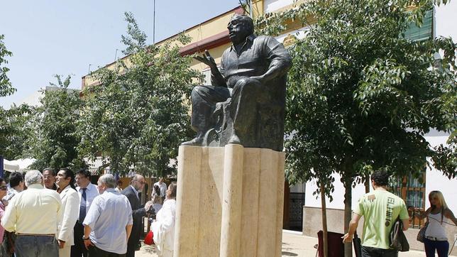 Monumento a Caracol, en la Alameda de Hércules
