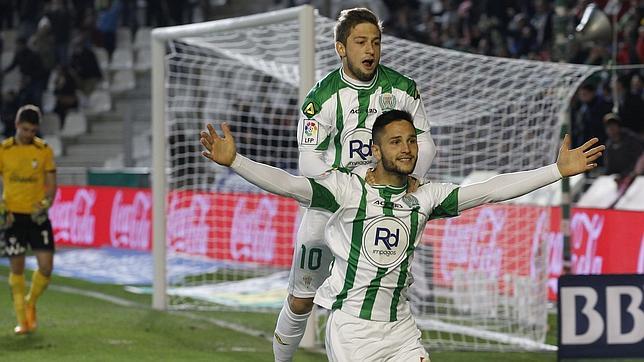 El Córdoba ve volar dos puntos ante el Eibar (1-1)