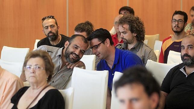 Asamblea abierta con la prensa fuera