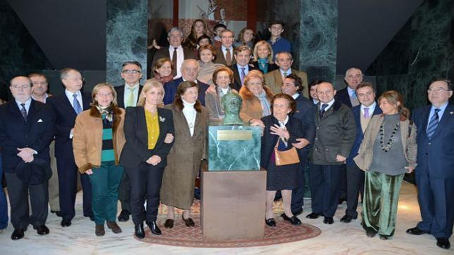 Una plataforma quiere retirar un busto de Pemán de un teatro jerezano