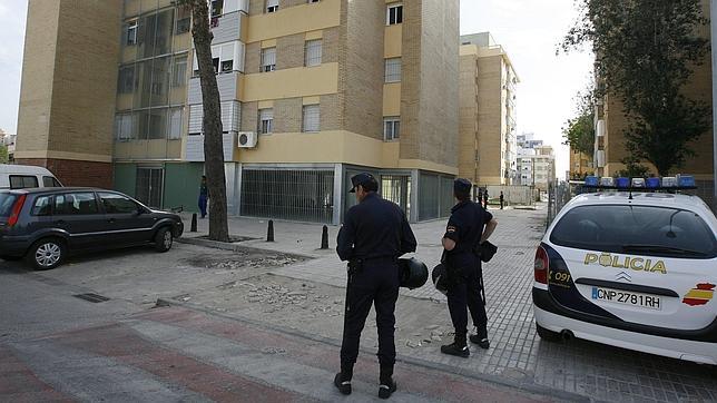 La eficacia policial, un arma para la integración social en las Tres Mil