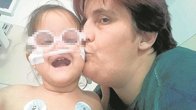 Rebeca, la niña de 3 años que sorprende a los médicos