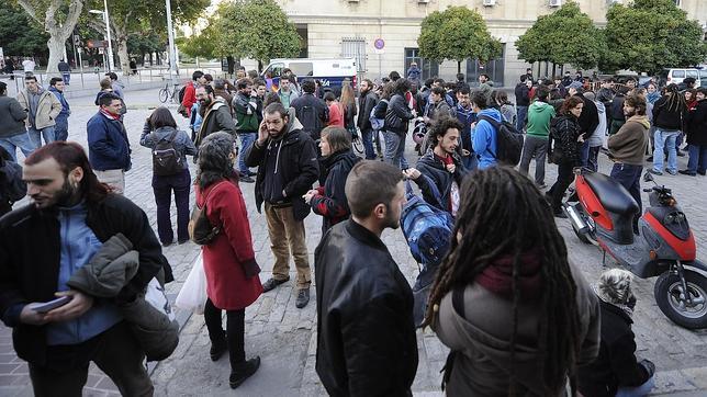 El juez procesa a once personas por los incidentes de una protesta estudiantil en Sevilla