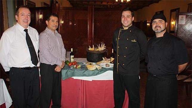Equipo del restaurante Cuevas Romanas de Córdoba