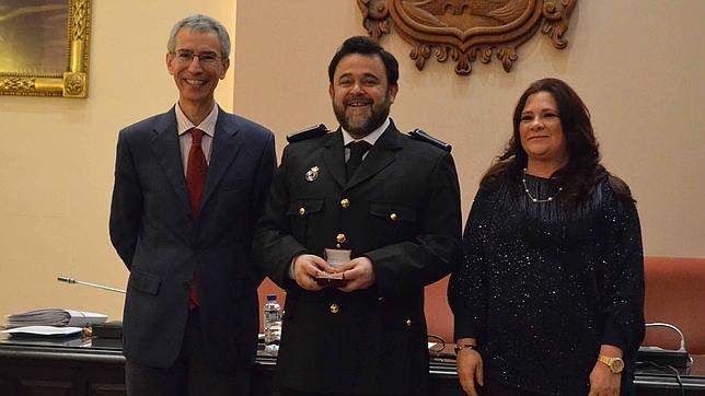 El Ayuntamiento de Utrera entrega la Medalla de Plata a Protección Civil