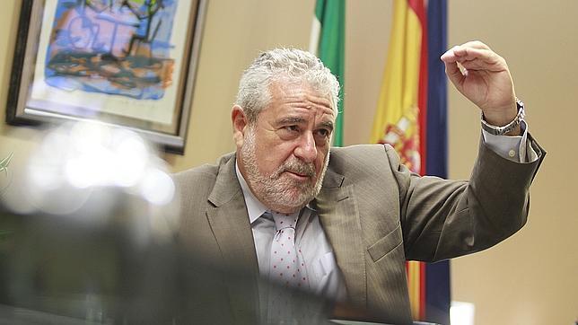 El PP pide la dimisión del director de la RTVA por «plegarse a los deseos» de Díaz