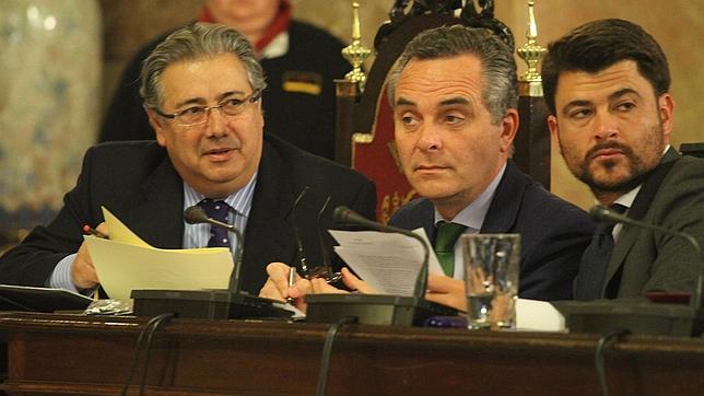 El Ayuntamiento aprueba la devolución de la paga extra a los trabajadores municipales