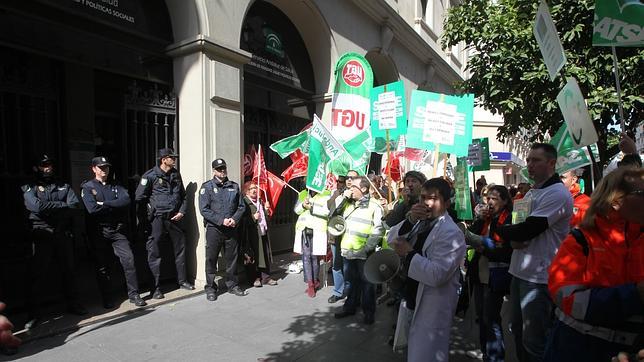 Médicos y enfermeros resultan intoxicados durante un traslado en una ambulancia