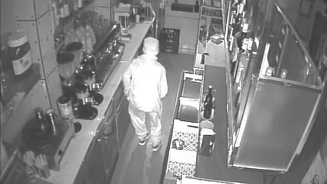 Detenidos los presuntos autores del robo en el bar Mercantil de Utrera