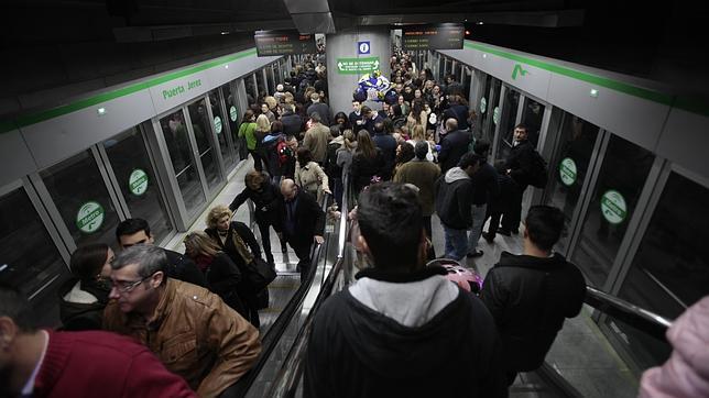 Principio de acuerdo en el metro de Sevilla para desconvocar la huelga en Semana Santa