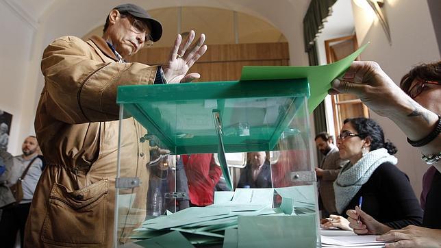 La demora en la apertura de un colegio retrasará una media hora la difusión de resultados