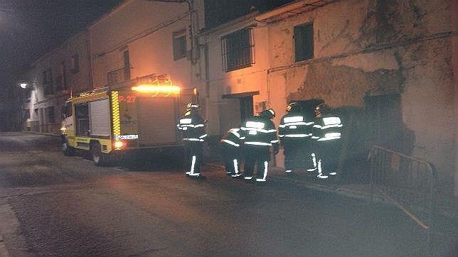 Las fuertes lluvias provocan el aparatoso derrumbe de una casa en Jimena