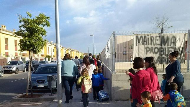 ¿No quieres caracolas en su colegio? Pues ahí van dos más