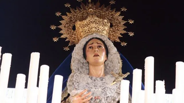 Bambalinas bordadas para la Virgen de las Angustias de Alcalá de Guadaira