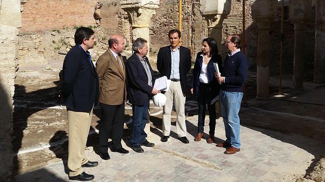 El alcalde, durante su visita a las obras de recuperación del convento Regina