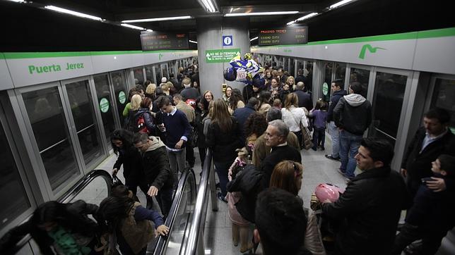 El metro de Sevilla registra en Semana Santa un tres por ciento menos de usuarios