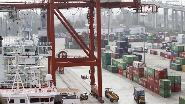 El tráfico de contenedores, uno de los motores del puerto de Sevilla