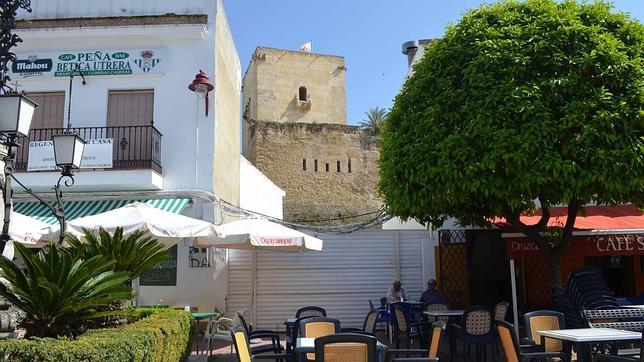 Caminando a la sombra del Castillo de Utrera