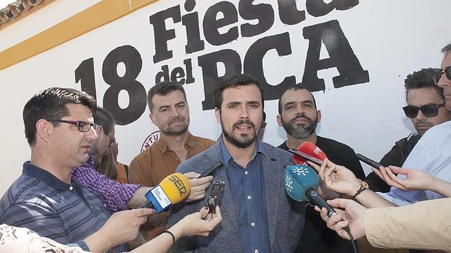 Alberto Garzón apunta en Córdoba a Rato como «el milagro económico del PP»