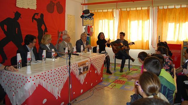 El flamenco llega a las aulas del colegio nazareno de Los Montecillos