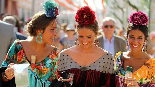 Las tendencias de moda flamenca que se han visto en el real de la Feria de Sevilla