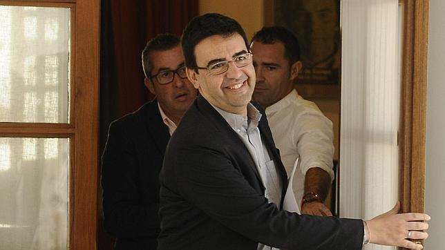 El PSOE andaluz dará «respuesta puntual» a las propuestas de Podemos y Ciudadanos