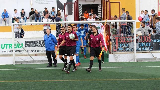 Cierran el campo del Utrera por escupir al árbitro