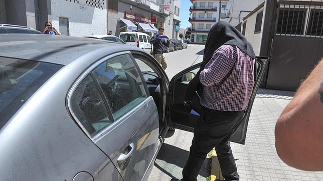 La alcaldesa pide dejar actuar a la Justicia en el caso de párroco detenido por abusos