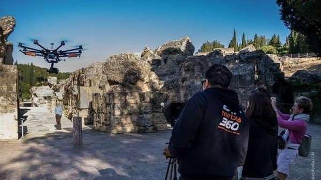 La BBC británica rueda un documental en Itálica