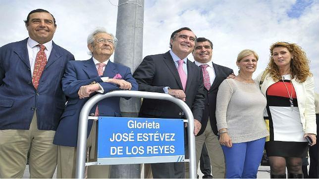 Un monumento recordará la figura del bodeguero José Estévez