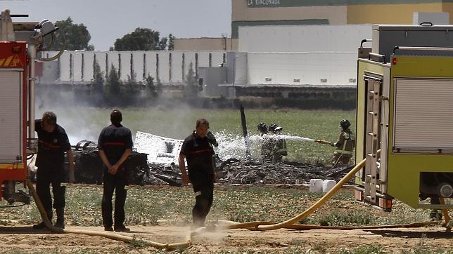 Cuatro muertos y dos heridos en el accidente del avión militar en Sevilla