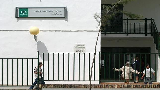Detenidos tres jóvenes por robar en un colegio de Cerro Muriano