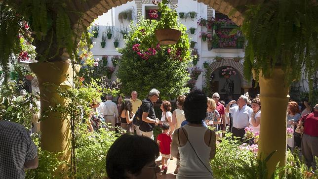 Patios de calles repletas en Córdoba