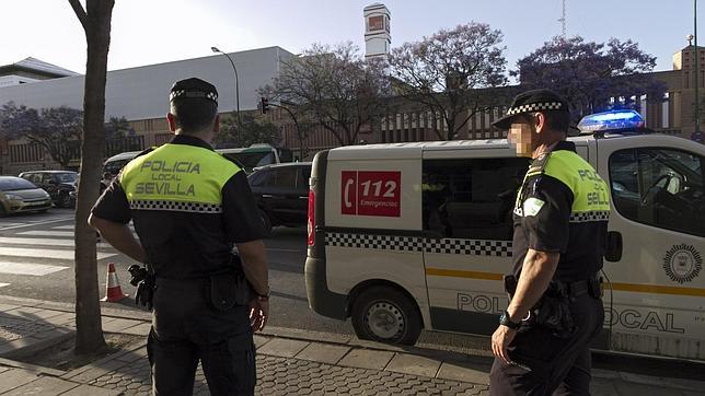 Muere un hombre arrollado por un autobús en la avenida de Andalucía