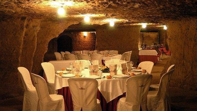 Salón de Cuevas Bajas