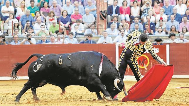 Finito cuaja un buen «cuvillo» en su reencuentro con la afición