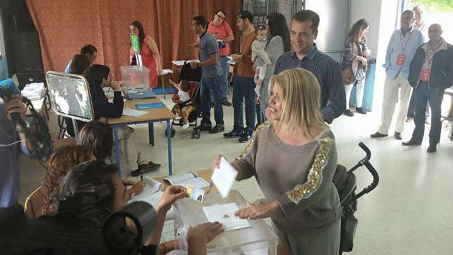 El PSOE inicia contactos con IU y Ganemos para gobernar en Jerez