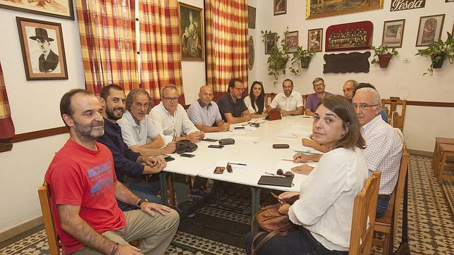 PSOE, Ganemos e IU se sientan en busca de un pacto