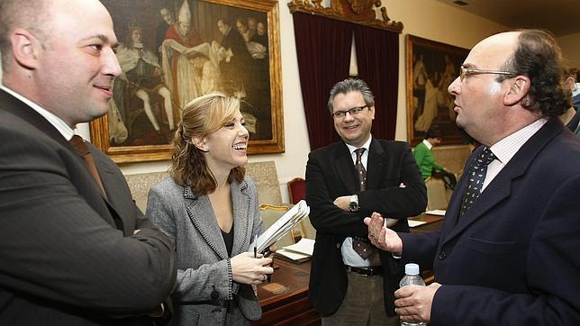 La Diputación se reparte entre Antonio Ruiz y Ana María Romero