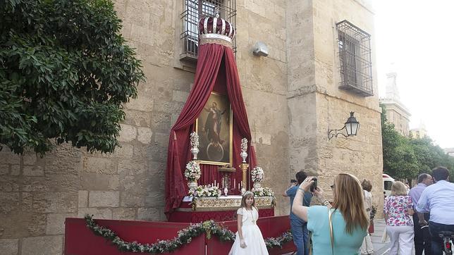 Sentencia honra al Santísimo con un cuadro de la Virgen de la Asunción