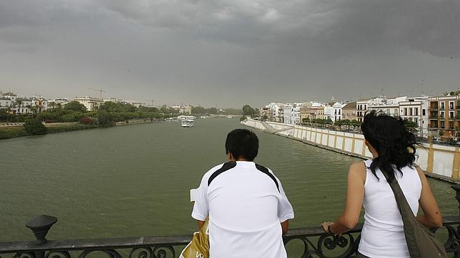 Sevilla, en alerta amarilla este jueves por tormentas