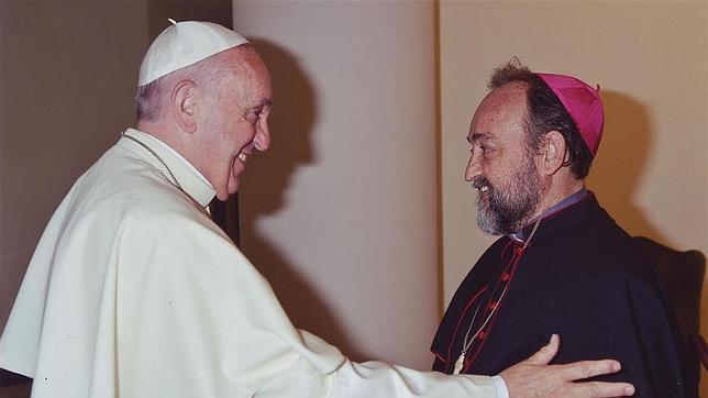 Monseñor Aguirre se reúne con el Papa Francisco