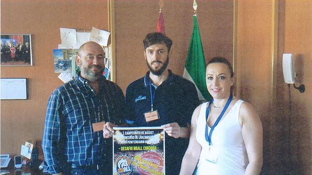 El Bball saca su lado solidario en la prisión